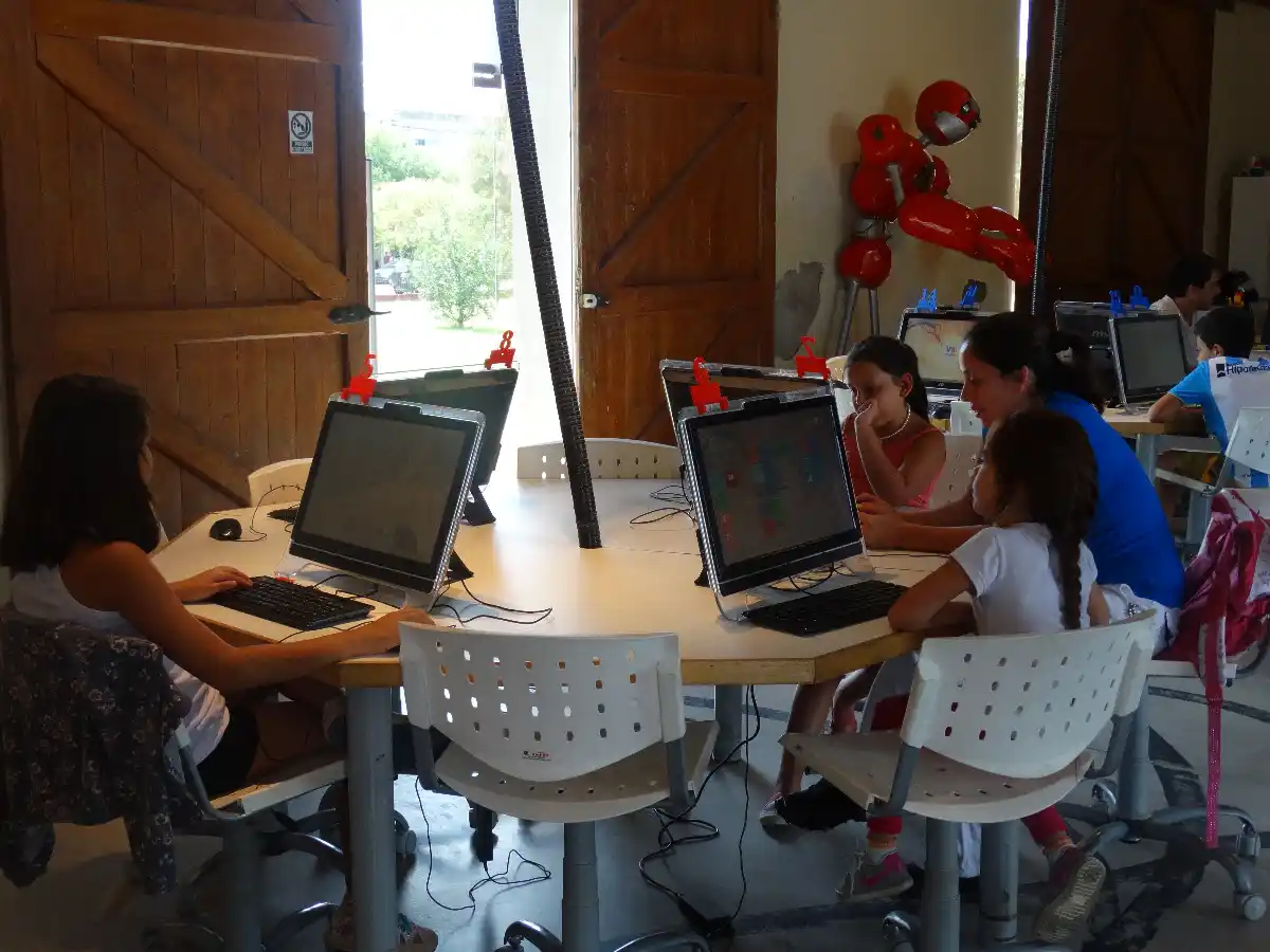 La Tecnoteca de Villa María, un espacio modelo  y  de encuentro para los más chicos  