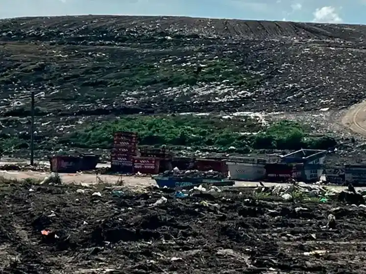 Tragedia en el predio de disposición final de residuos: murió un reciclador tras ser aplastado por un camión