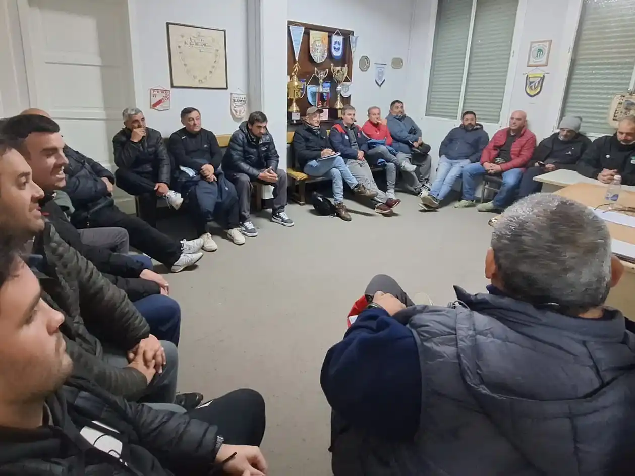 Una imagen de la reunión realizada en la sede de la LTF.