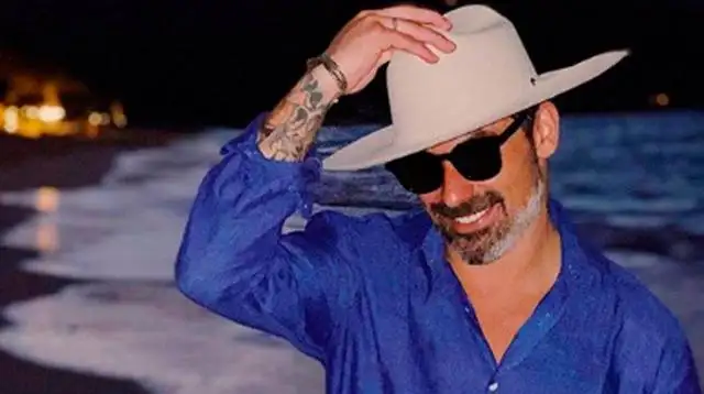 La reacción de El Pocho Lavezzi cuando le preguntaron si le "icardeó" la novia a un amigo