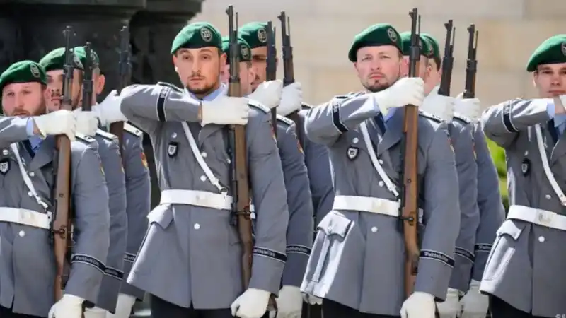 Se aprobó el proyecto que restablece el servicio militar voluntario en Alemania