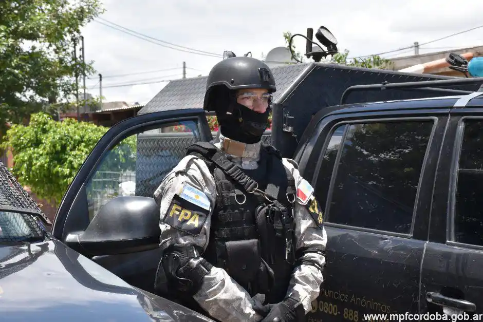 Detuvieron cerca de Rafaela a padre e hijo por vender cocaína como “delivery”