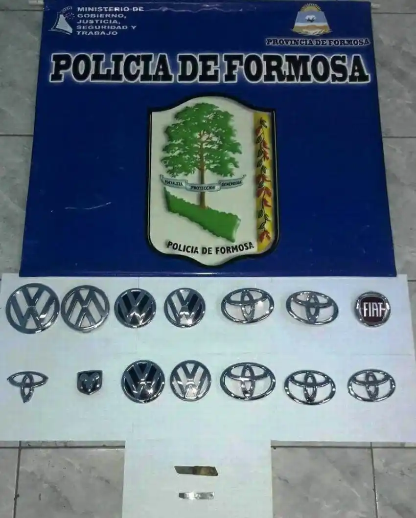 Detenido por vandalizar autos en la calle