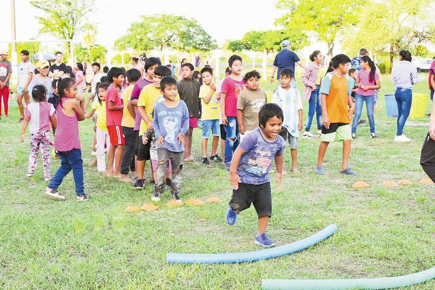 Doscientos niños participaron en la
primera jornada en el barrio Nam-Qom