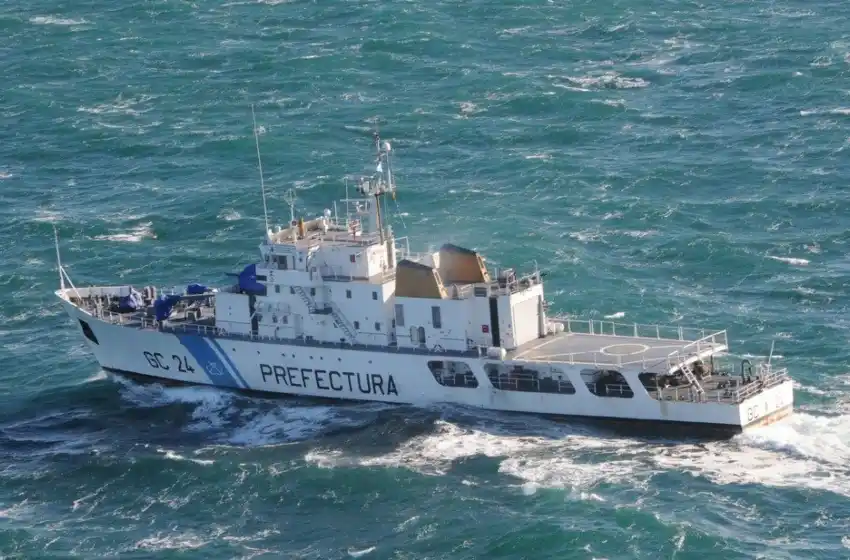 Continúa la búsqueda del marinero que se arrojó al agua desde un pesquero de Mar del Plata