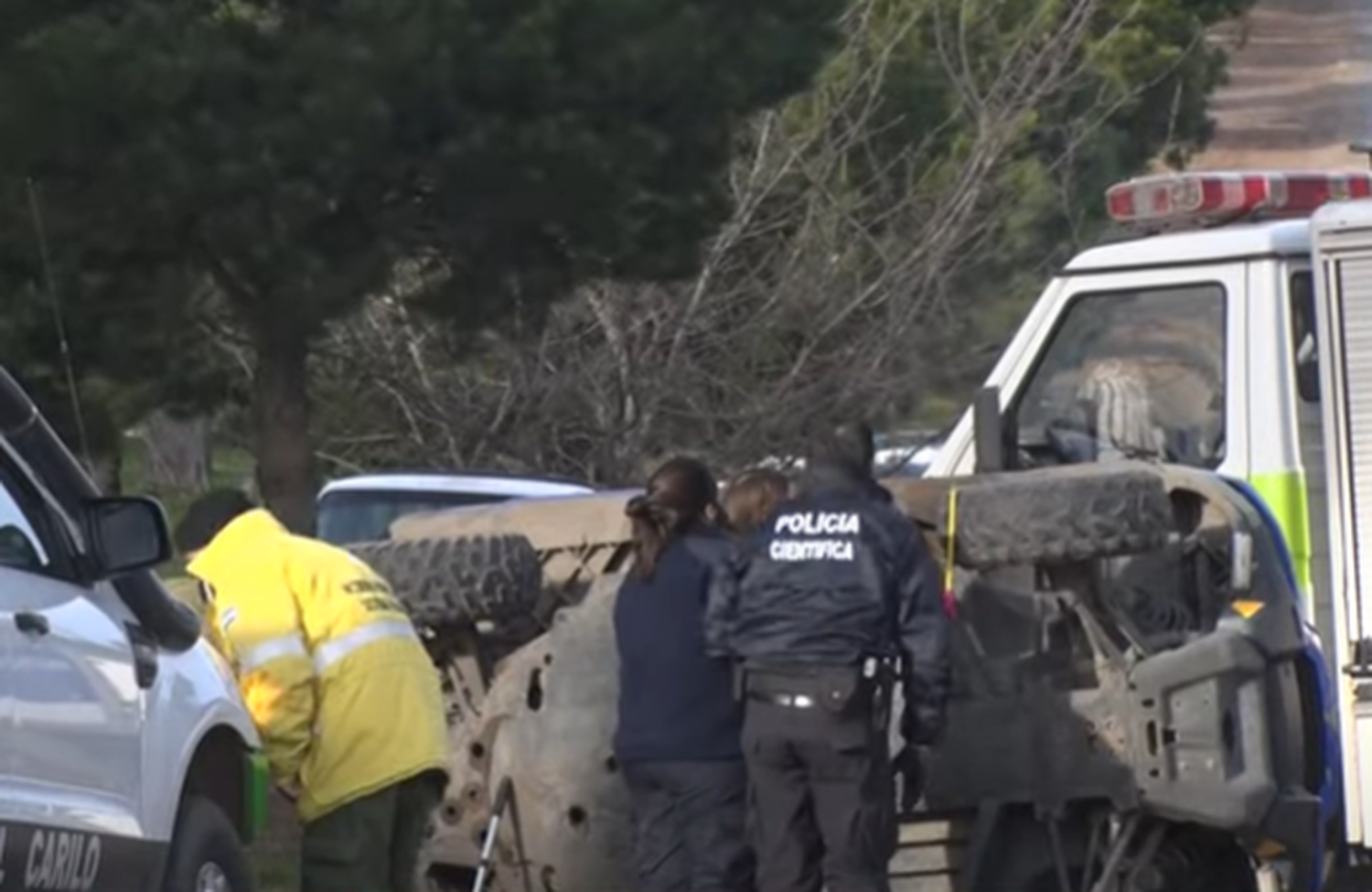 Falleció un policía al volcar con un UTV en Ostende