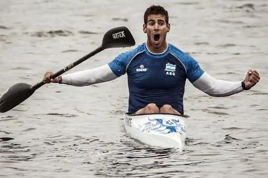 Agustín Vernice se clasificó a la final A del Mundial de canotaje