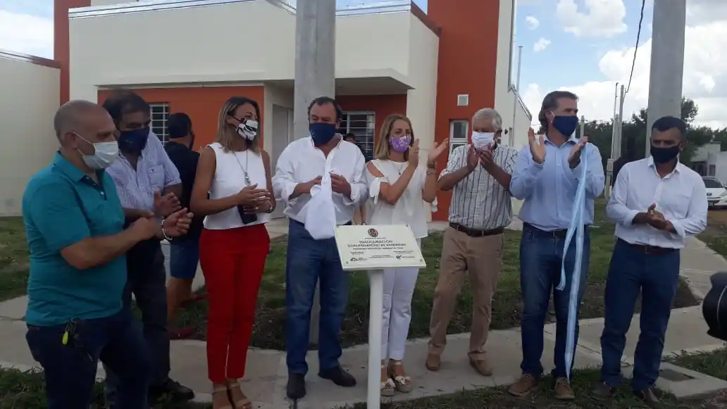 Junto a Stratta, Piaggio entregó 78 viviendas en Gualeguaychú