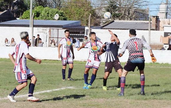 La Primera �SA⬝ y la divisional �SB⬝ juegan todo mañana domingo