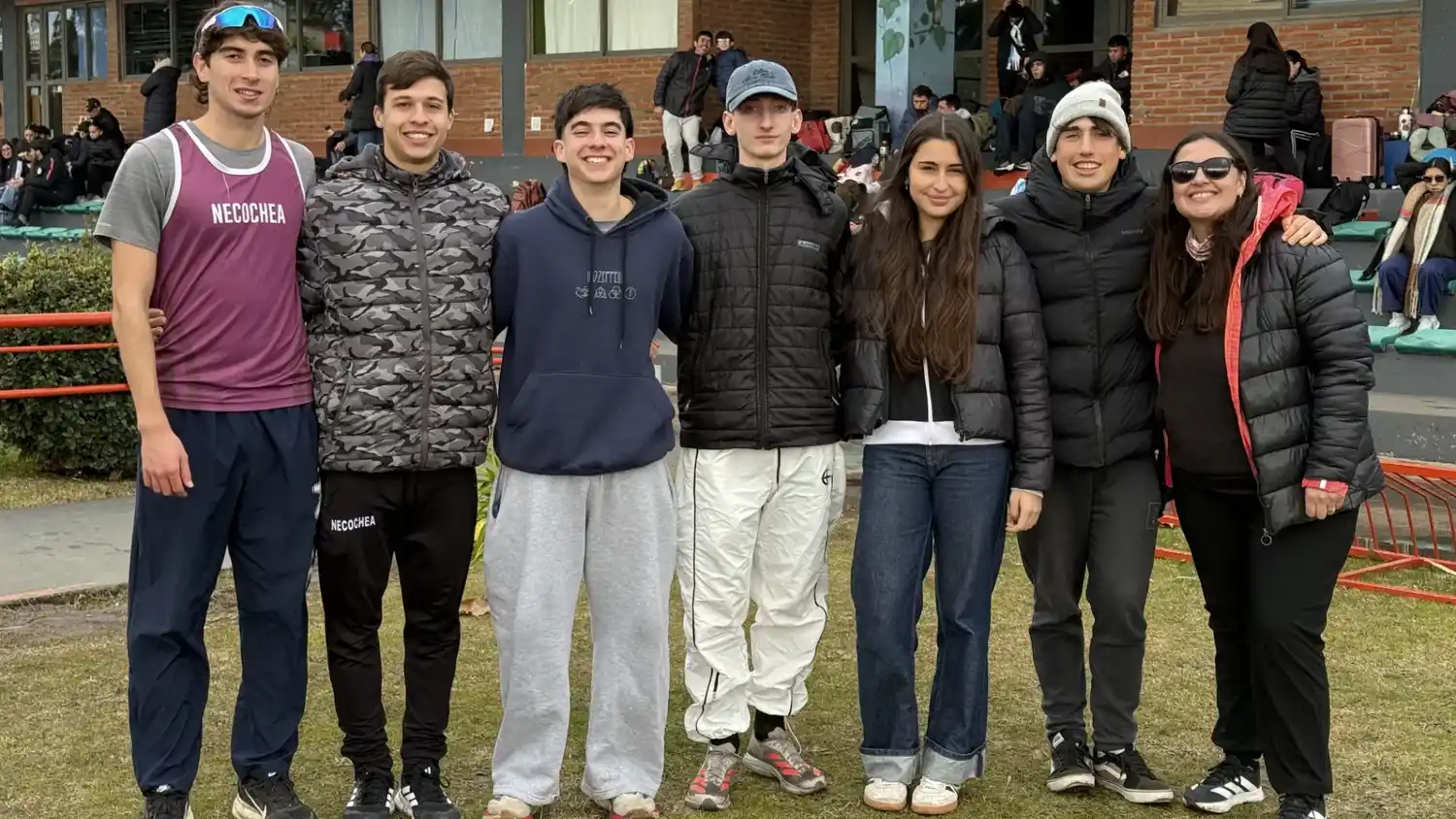 La delegación representante de la Escuela Municipal de Atletismo