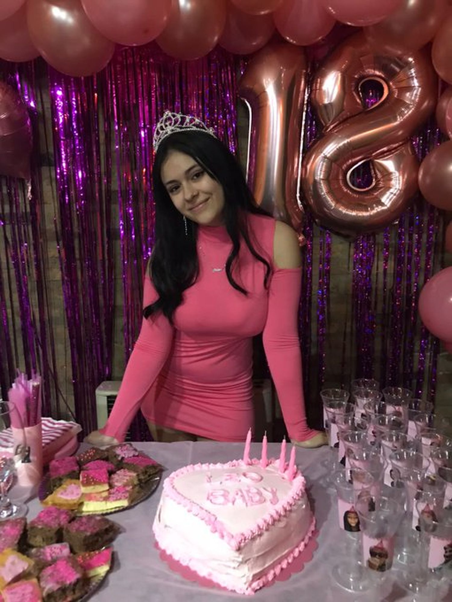 Invitó a todos sus amigos a una fiesta temática por su cumpleaños, pero no fue nadie