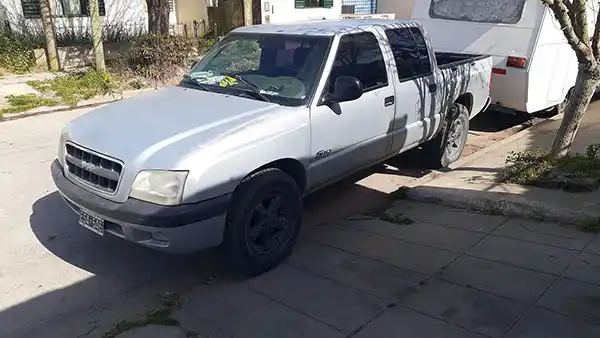 Desmantelan una camioneta que fue robada en el barrio 9 de Julio