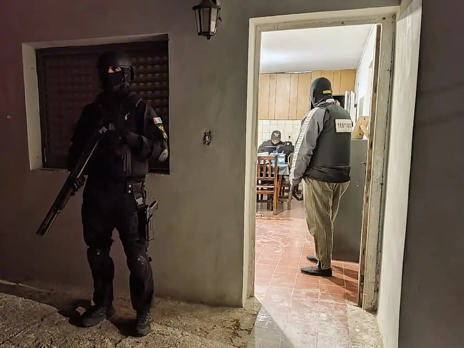 La Fuerza Policial Antinarcotráfico desmanteló los puntos de venta de droga.