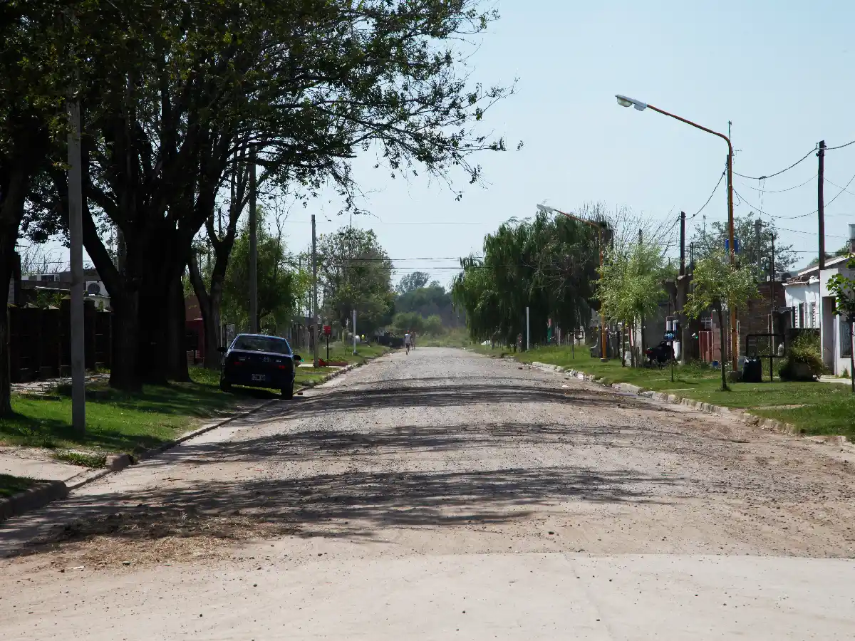 Barrio Acapulco: lo apuñalaron para robarle el celular y la ropa 