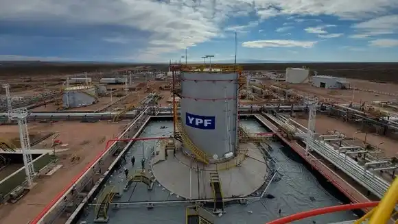 La “ley ómnibus” de Milei busca privatizar 41 empresas estatales: ¿cuáles son?