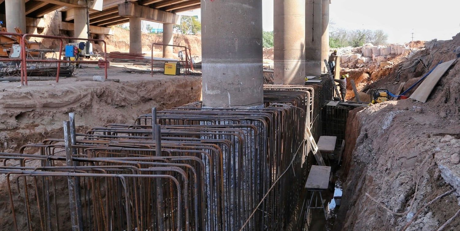 Recortar las transferencias discrecionales significa paralizar obras en el territorio santafesino, como la de la cascada Saladillo (Imagen).