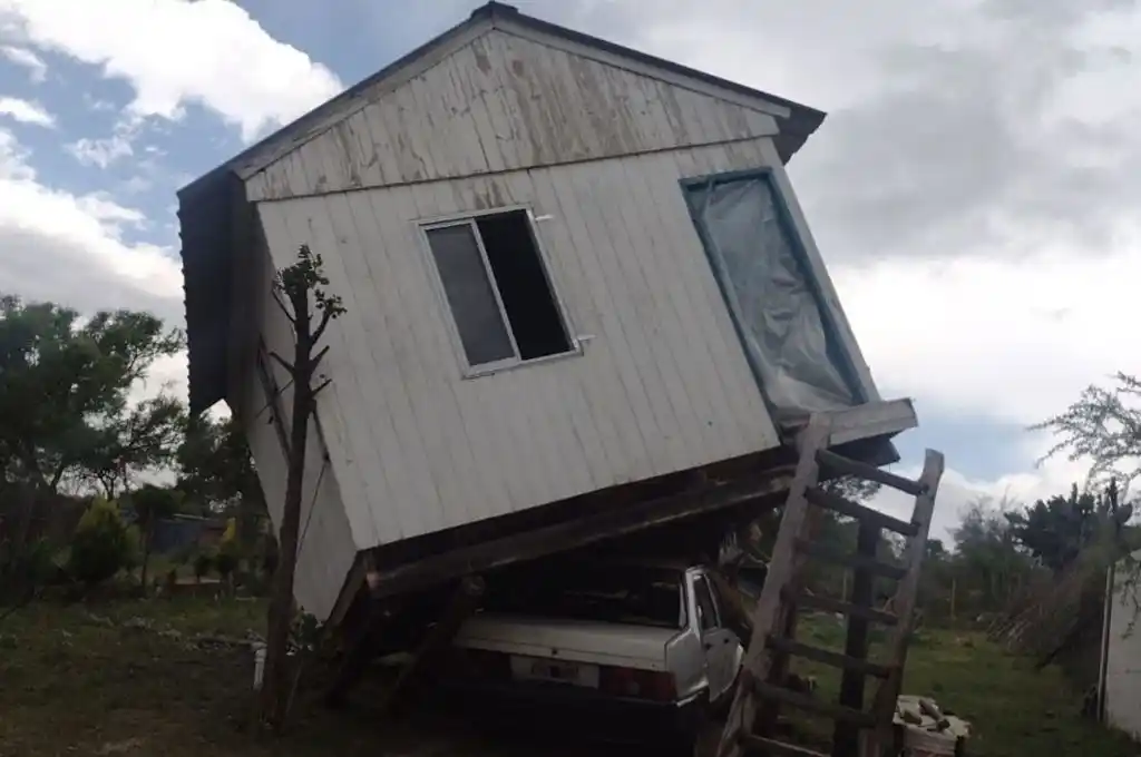 Fuerte viento provocó destrozos en la zona de Calamuchita