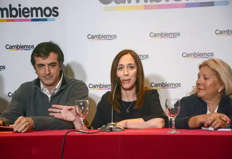 Carrió bajó a la campaña en la Provincia para apoyar con Vidal a los candidatos de Cambiemos