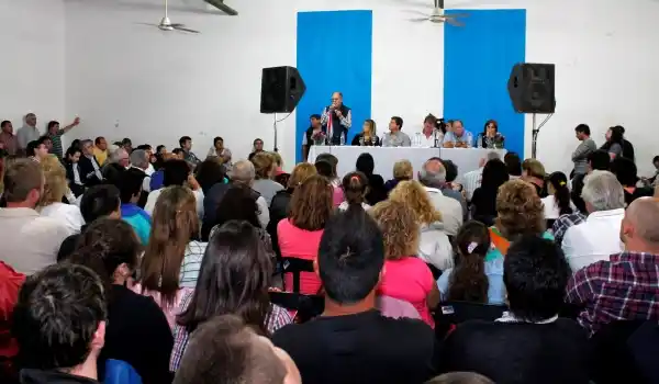 El ala bustista no se decide para el ballottage      