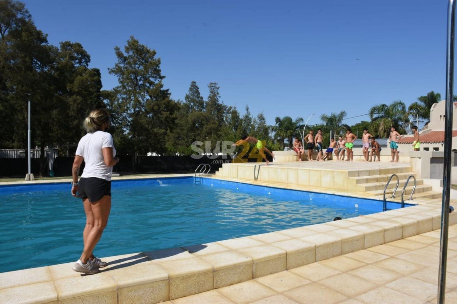 Niños al agua: arrancó la colonia de vacaciones municipal en Rufino