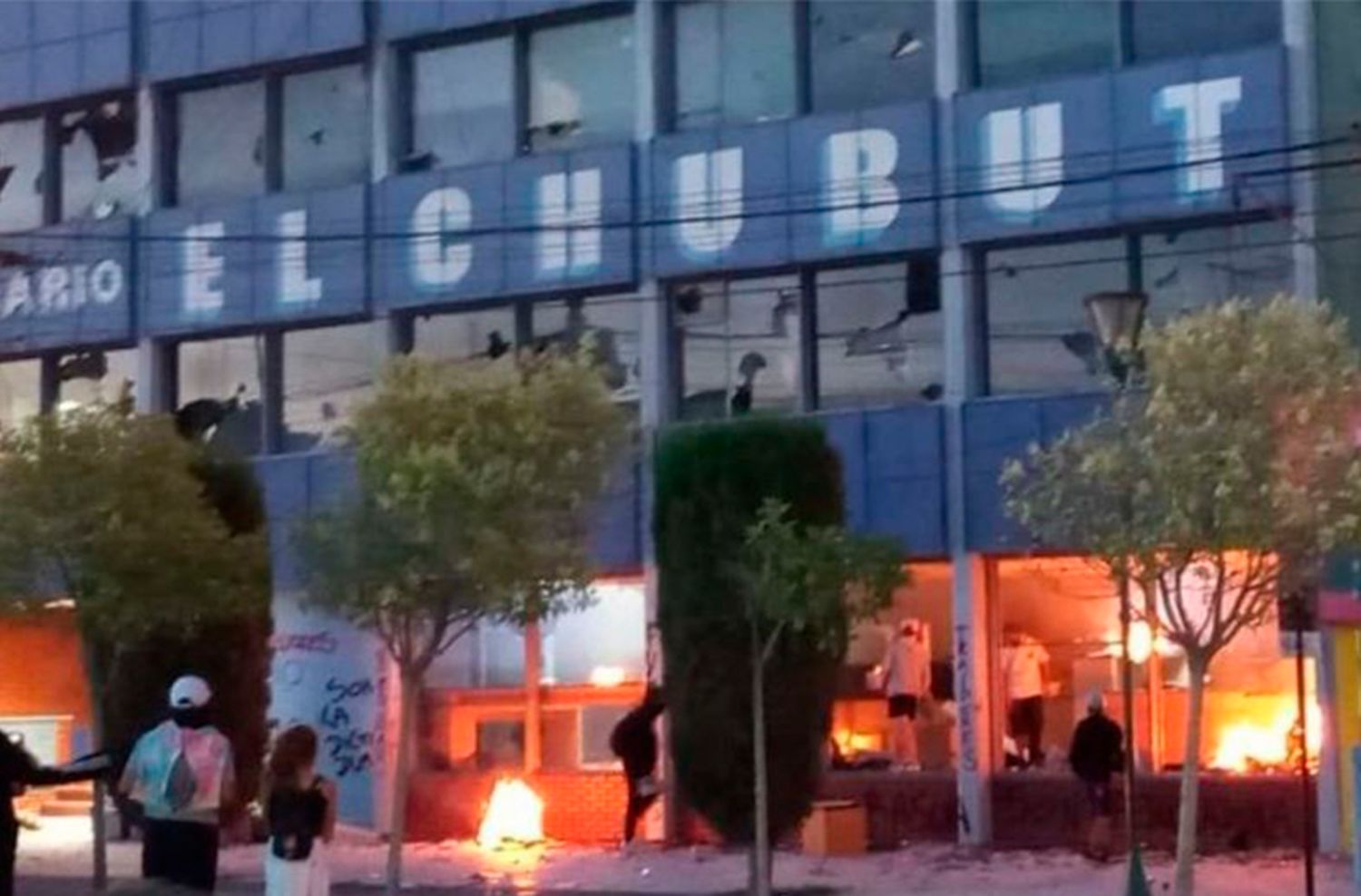 Tras el ataque al diario El Chubut, ADEPA pidió “recuperar el respeto por quien piensa distinto”