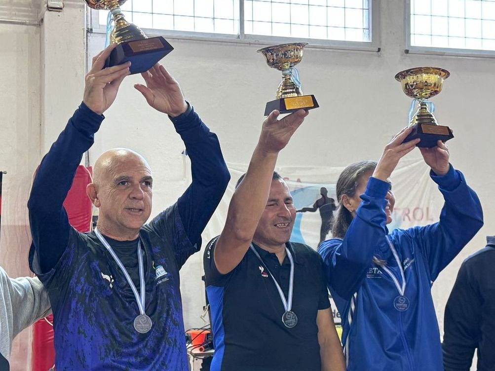 Silvio Velo fue el anfitrión de las 2 jornadas de tenis en el club Mitre.