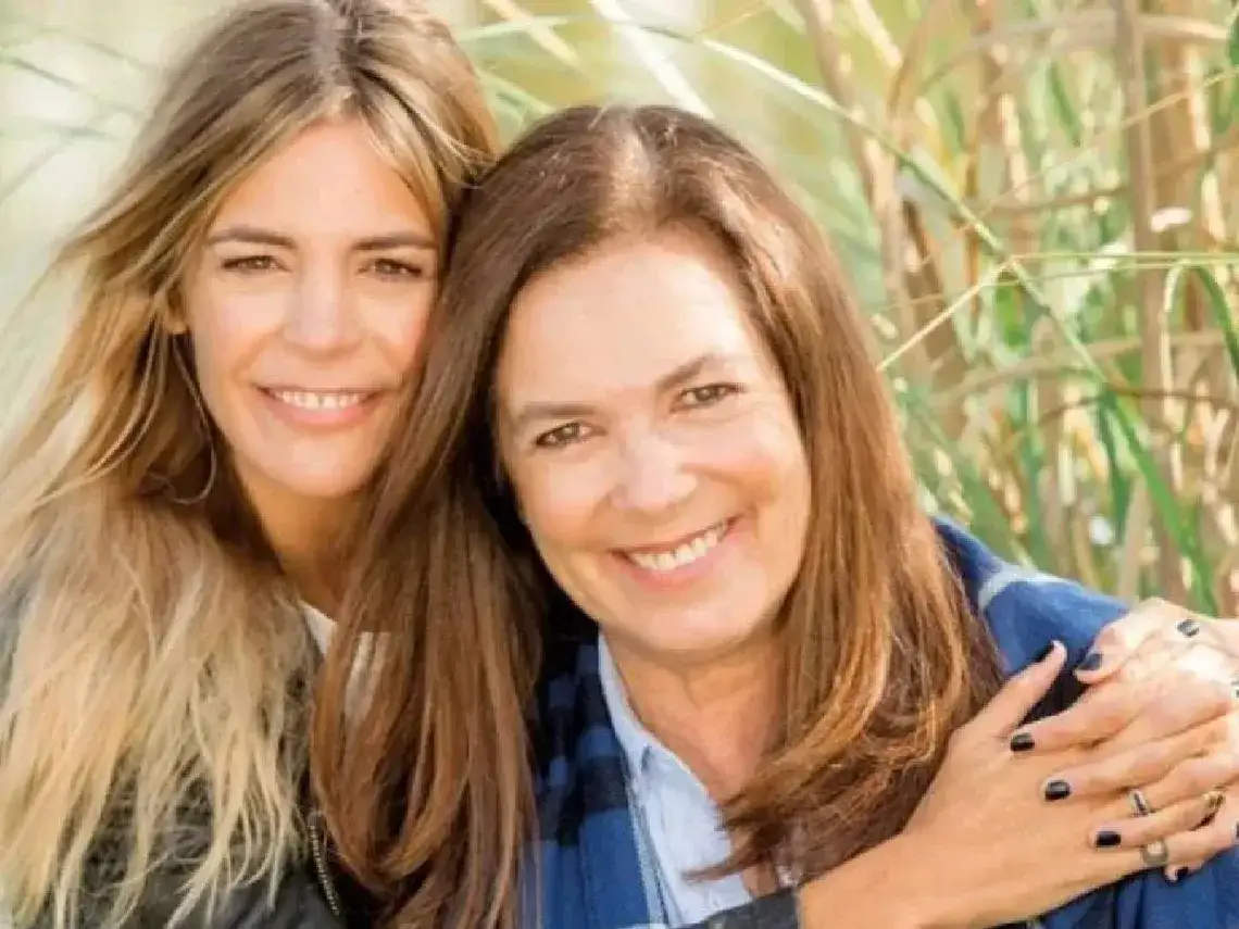 Sonsoles junto a Sandra, su madrina y pareja de su madre, quien en 2012 le donó un riñón