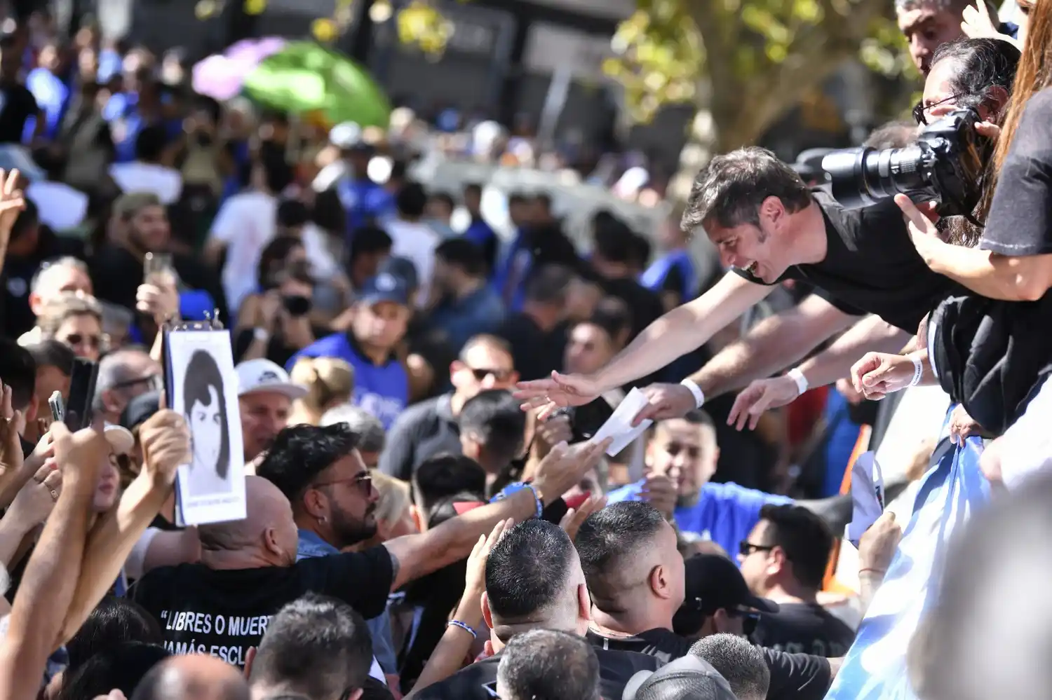 Kicillof participó de la marcha por el Día de la Memoria y cruzó al Gobierno: "El futuro no es de Milei sino del pueblo"