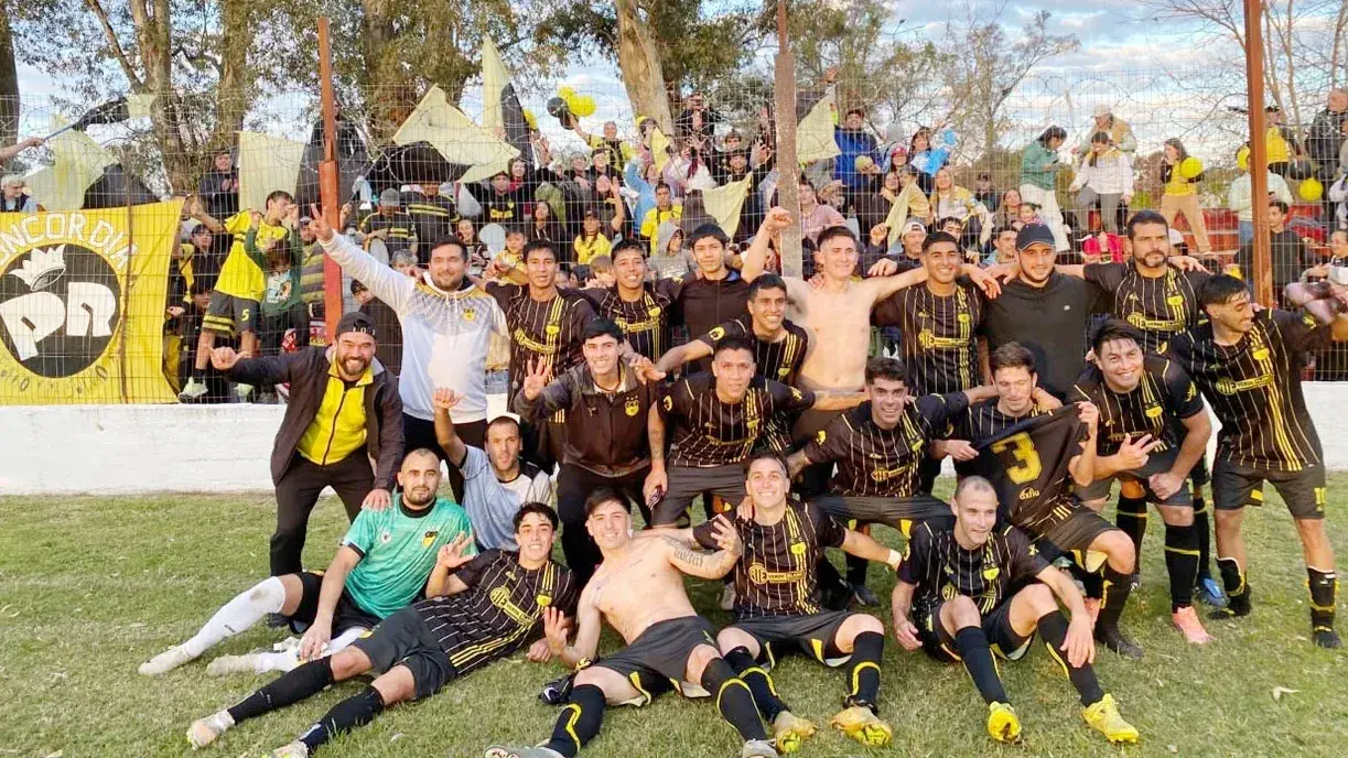 Comunicaciones venció a Salto Grande y se clasificó al Regional