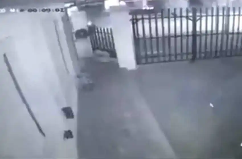 Atentado contra la casa de un periodista: encapuchados dispararon trece tiros y huyeron