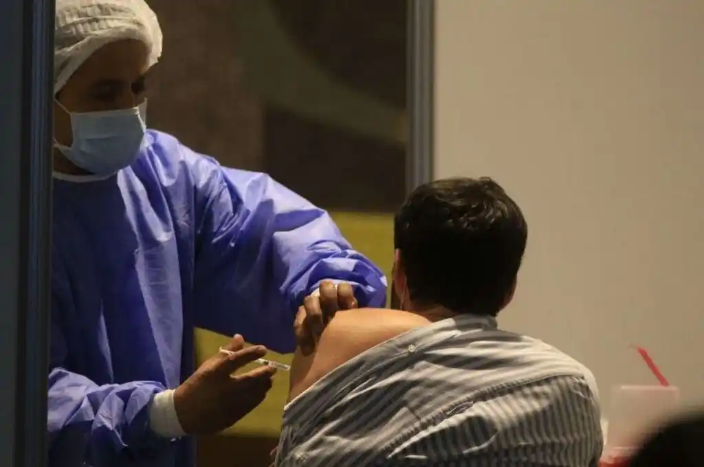 Esperan que en julio llegue el primer lote de la vacuna CanSino