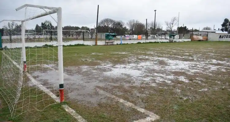 La lluvia ahogó la fecha de la Liga Infantil