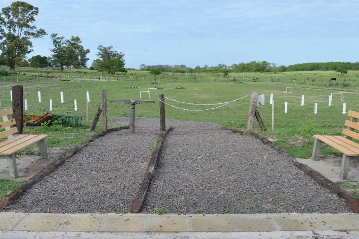 Larroque: Denominarán un espacio verde como "Maestra Rural Rosalía Ronconi"