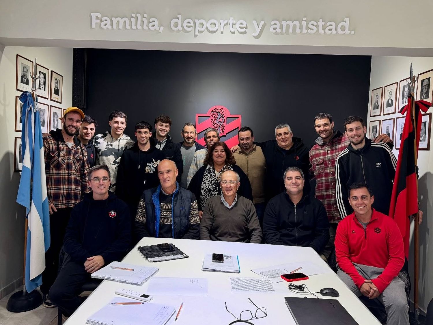 Reconocimiento al plantel de Independiente