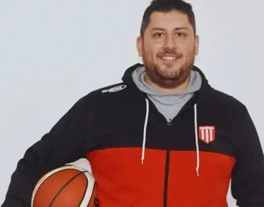 El entrenador Esteban Olivero