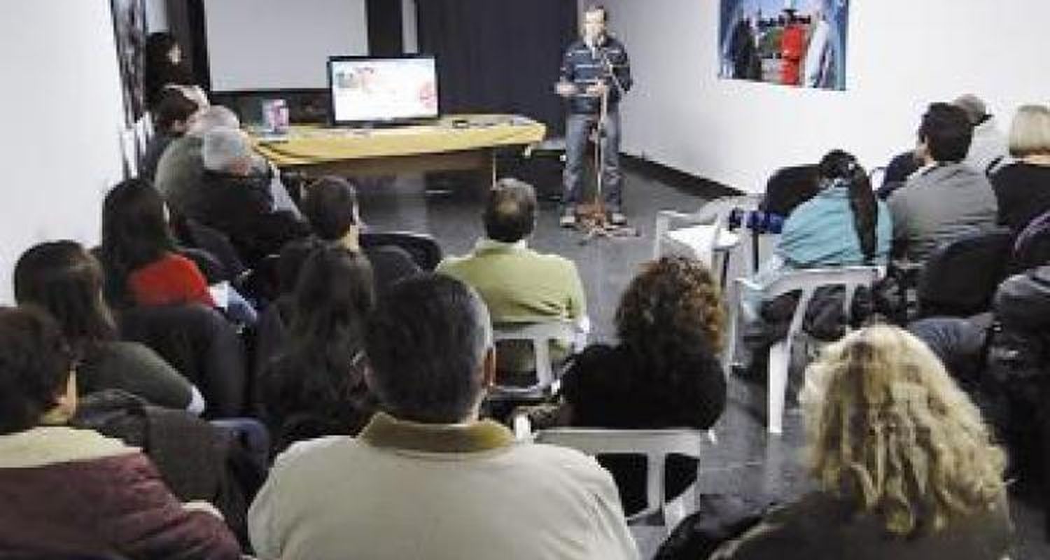 Presentaron el libro “Producción del duraznero en la región pampeana”