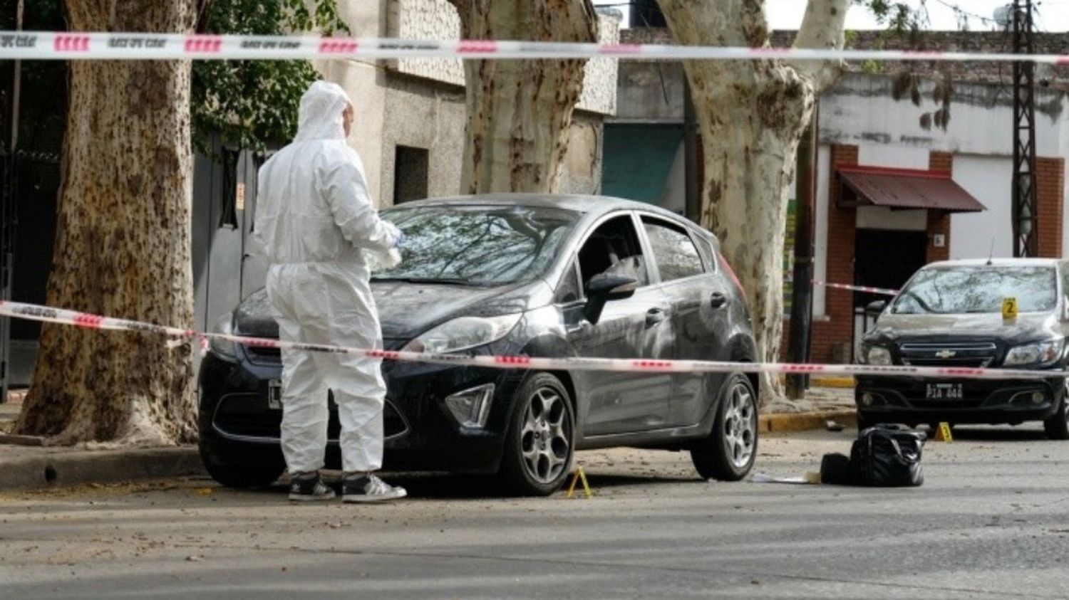 Crimen del policía en zona sur: encontraron el auto donde se movilizaban los agresores