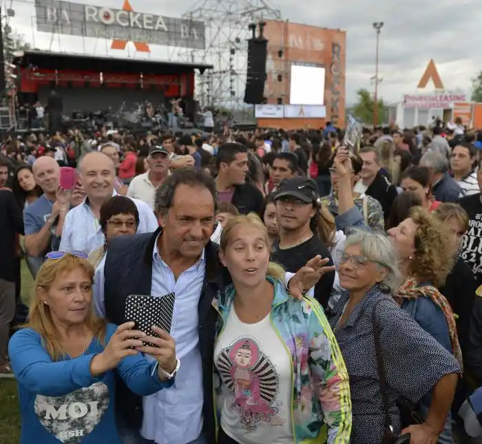Scioli en el RockeaBA solidario por las víctimas del temporal de Córdoba