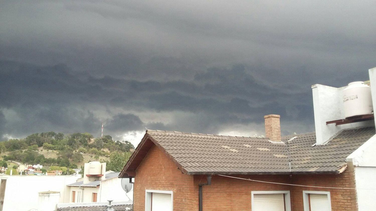 Alerta amarilla por fuertes vientos para este viernes por la tarde en Tandil