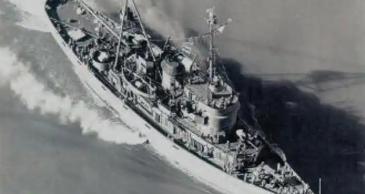 Foto histórica del Buque Museo Irigoyen