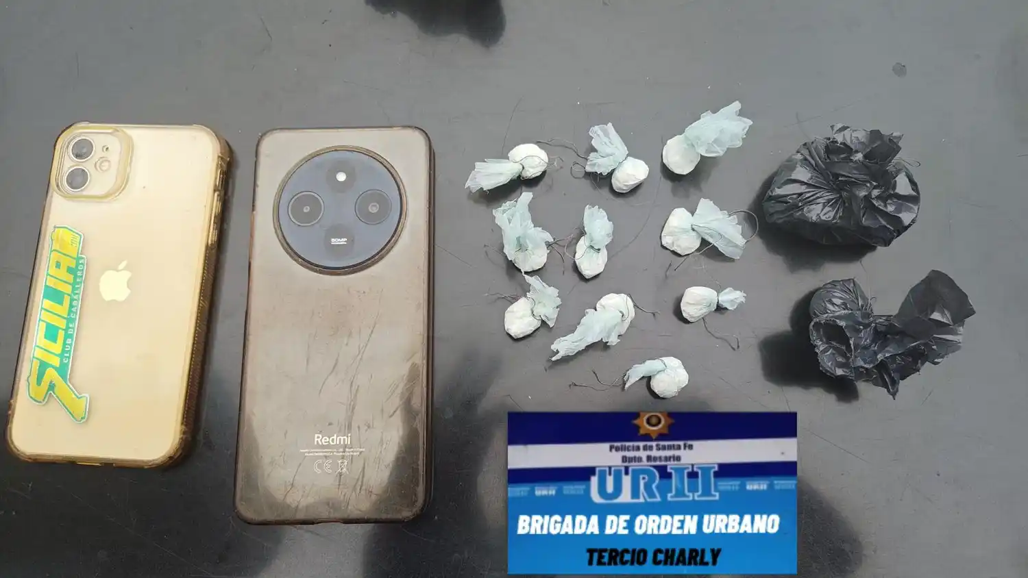 Detuvieron cerca del parque Independencia a un hombre con múltiples envoltorios con cocaína