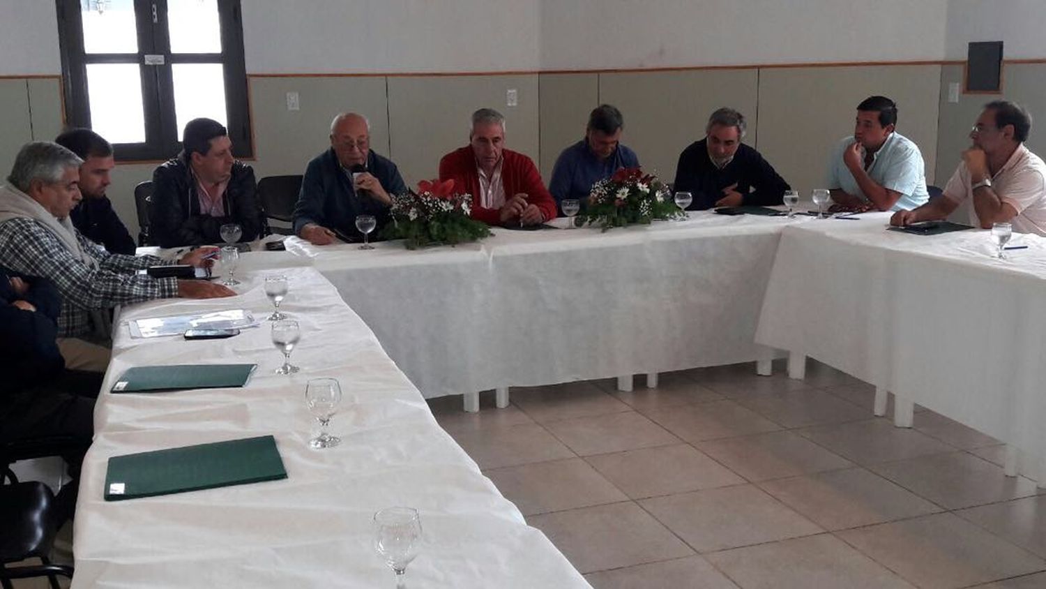 Intendentes de la Cuarta y la Sexta Sección se reunieron con foco en caminos rurales