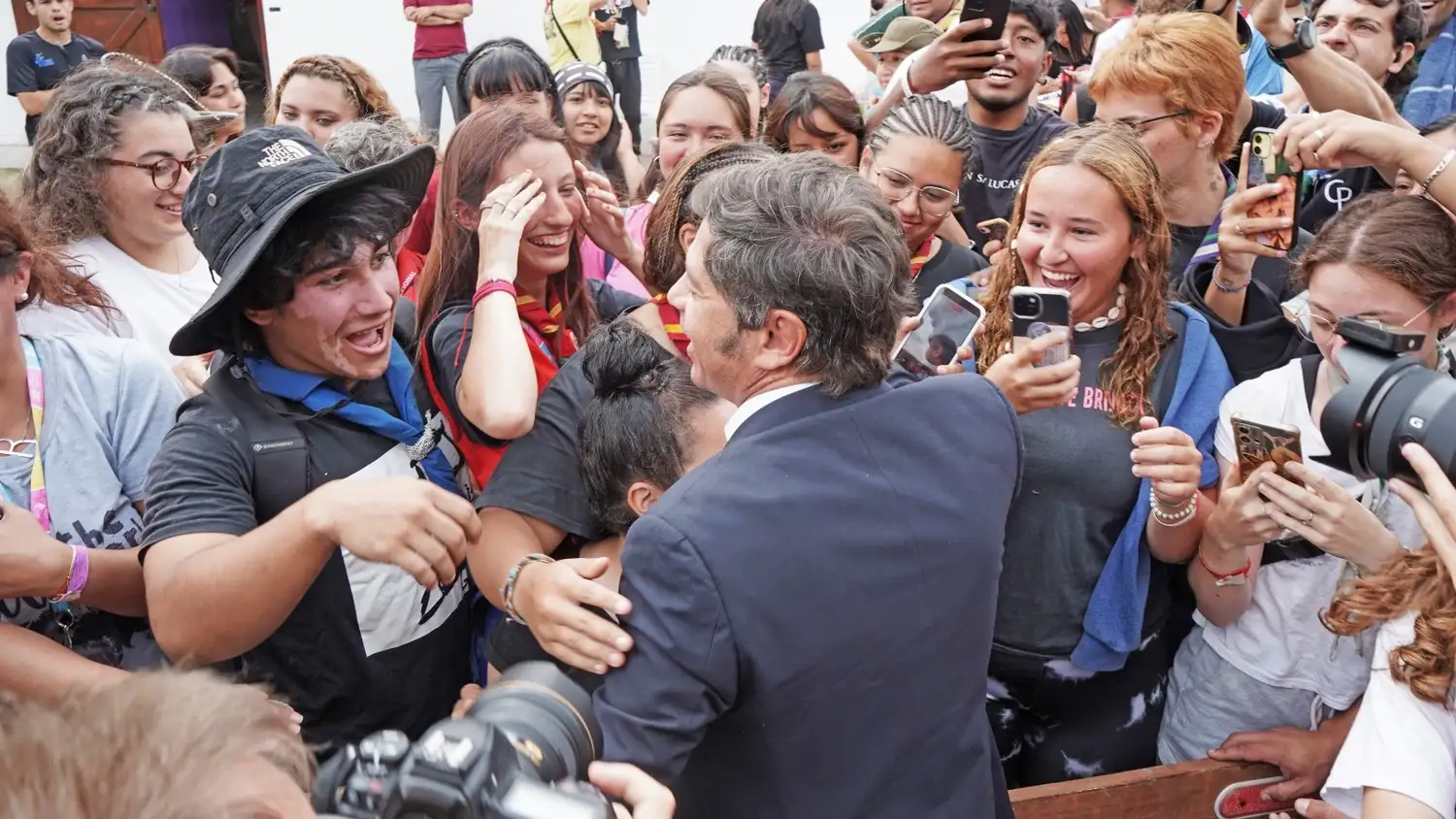 Axel Kicillof con los Rover Moot