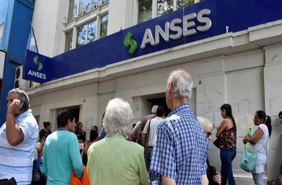 “Cada vez que los aumentos fueron vía decreto, los jubilados perdieron”, señaló un especialista sobre el proyecto de reforma previsional del Gobierno