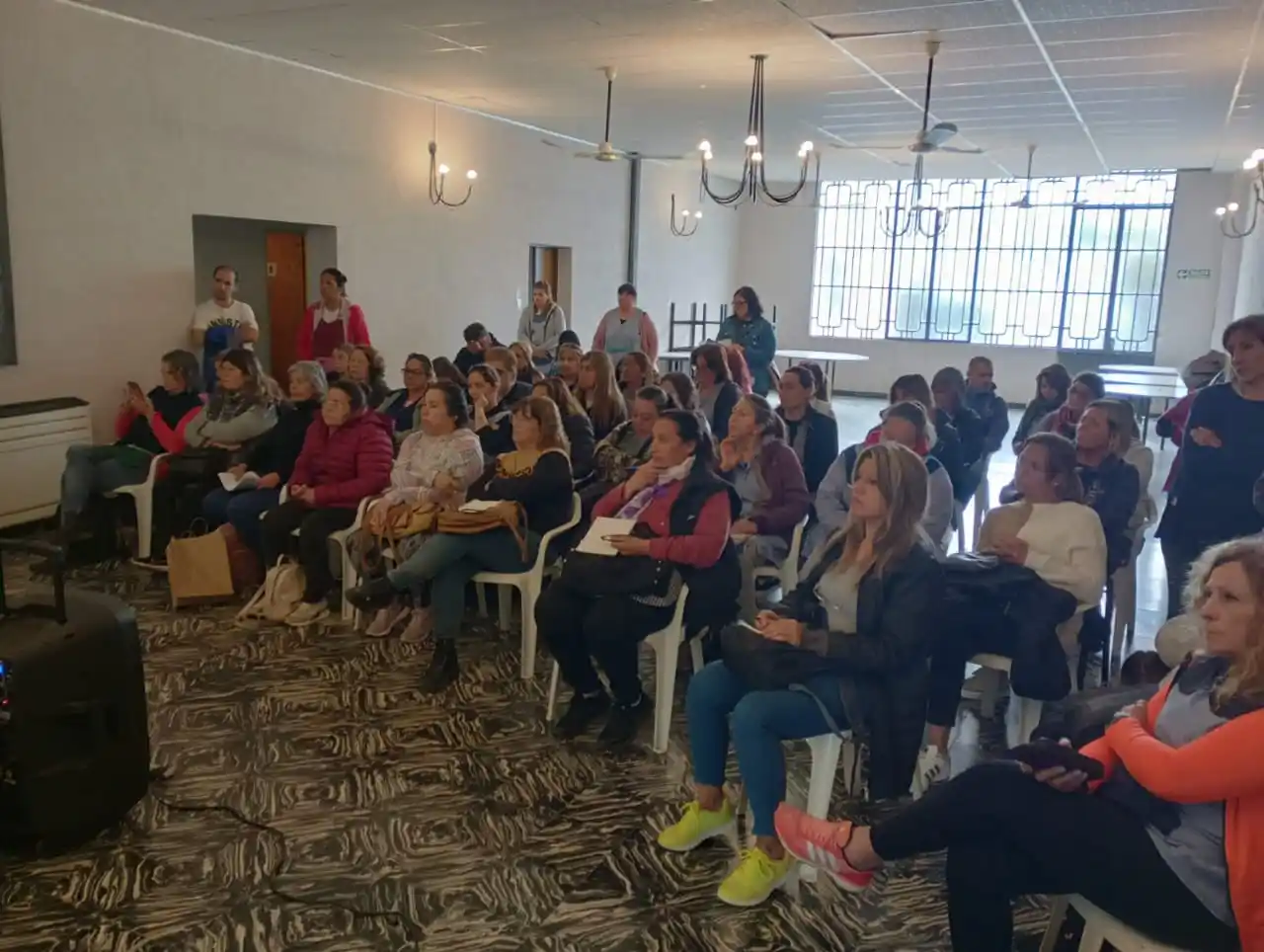 La Provincia oficializó el pase a planta permanente de 66 auxiliares de educación