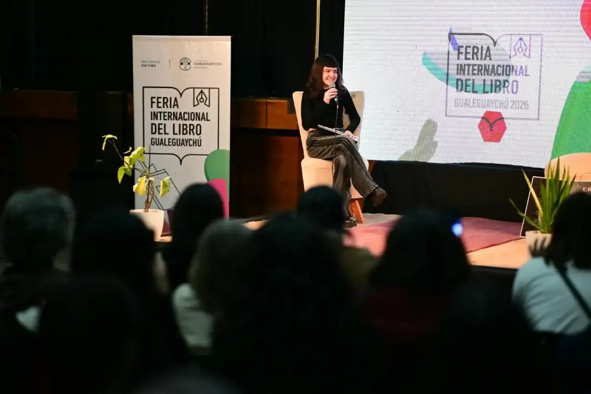 Una joven de14 años escribió su primer libro y necesita vender 40 ejemplares para que lo impriman en formato físico