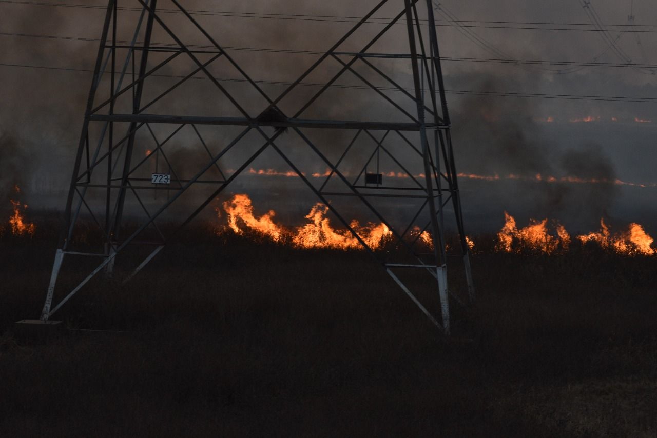 La EPE evaluará el estado de las líneas que atraviesan el Salado por los incendios