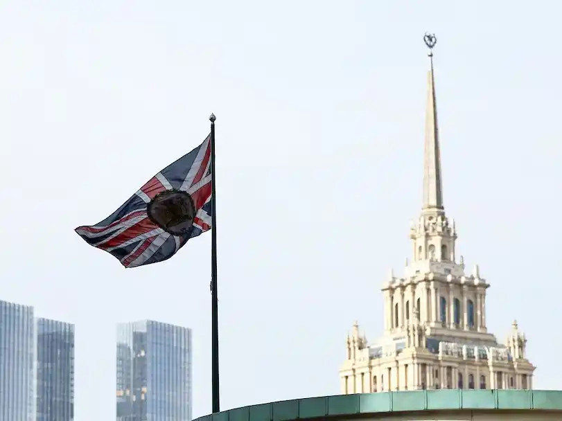 Rusia expulsó a un trabajador de la Embajada de Reino Unido por supuestos lazos con la Inteligencia británica