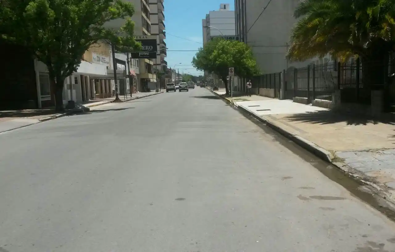 Estacionamiento medido: la 81 sin autos al mediodía