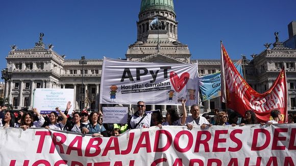 Por el veto de Milei, trabajadores del Hospital Garrahan anunciaron un nuevo paro